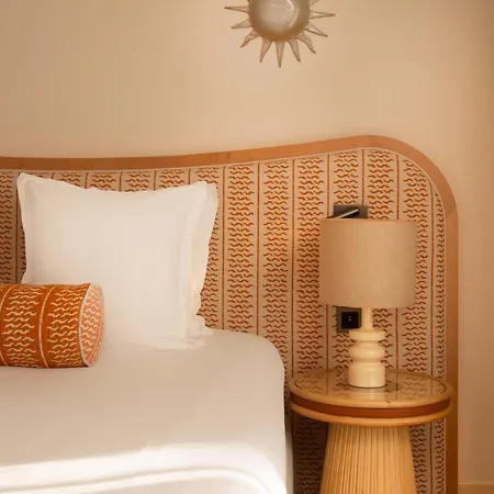 Le Soleia By Inwood Отель