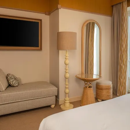 Le Soleia By Inwood Hotell 4*