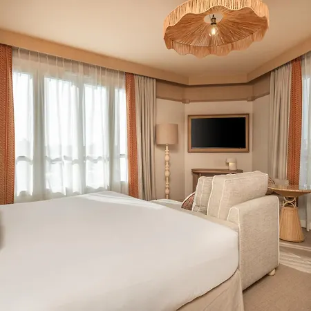 Le Soleia By Inwood Hotel