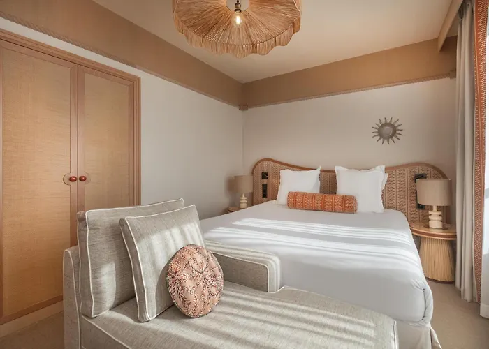 Hotel Le Soleia By Inwood 4*