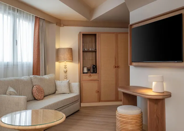 Le Soleia By Inwood 4*
