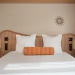 호텔 Le Soleia By Inwood 4*
